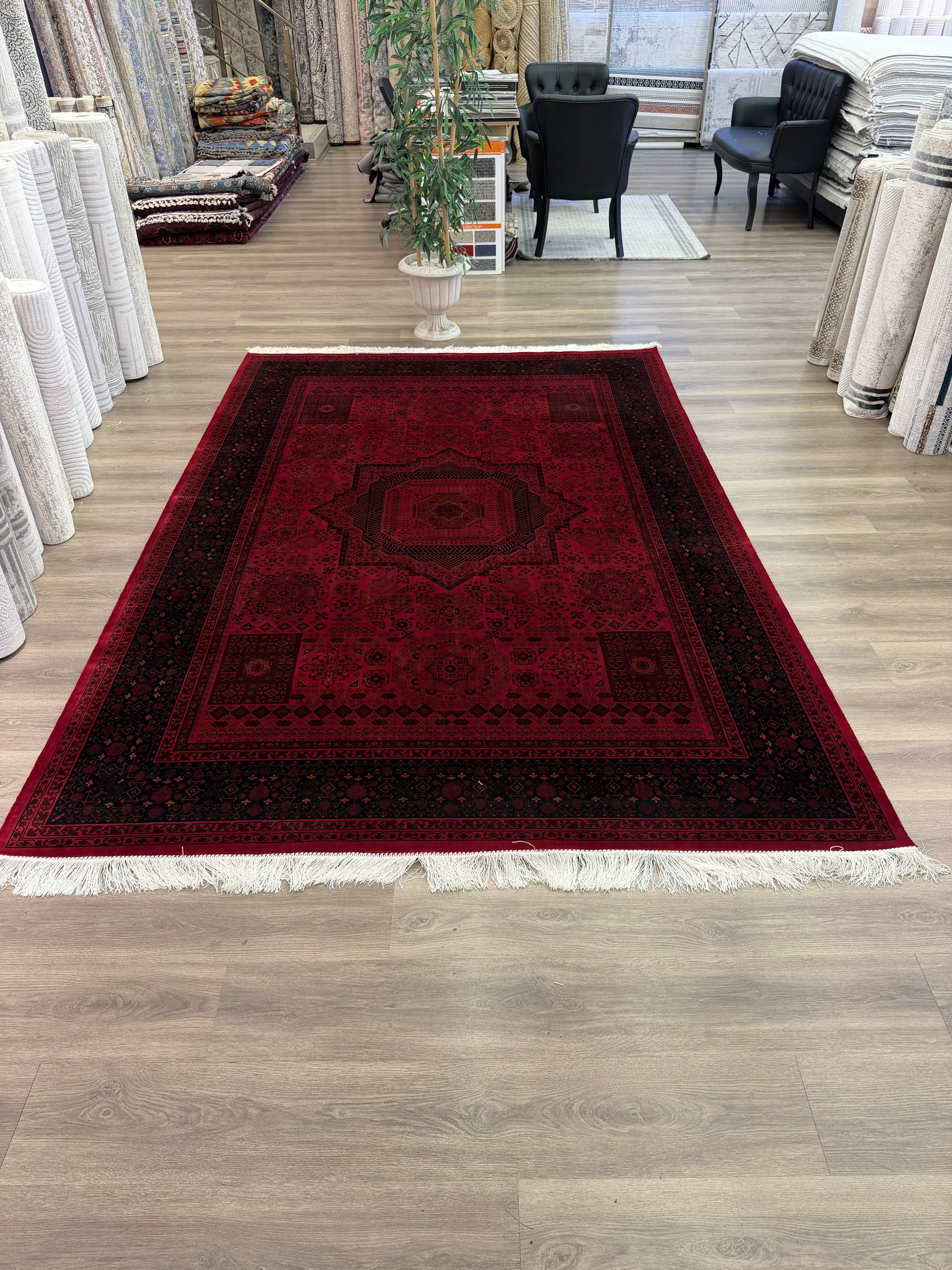 Heritage Turkish Silk Blend Area Rug – Red & Black – 7' x 10'