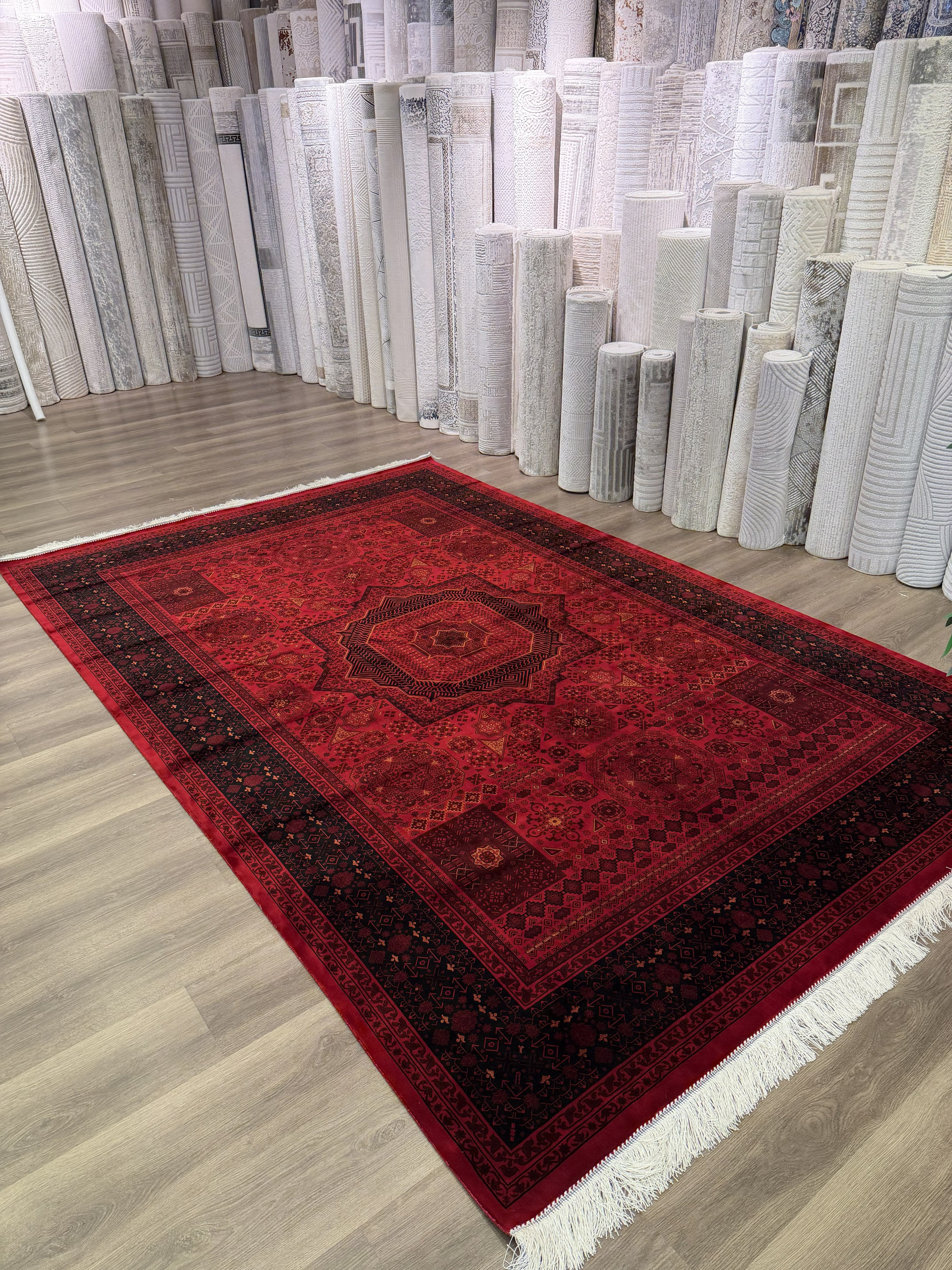 Heritage Turkish Silk Blend Area Rug – Red & Black – 7' x 10'
