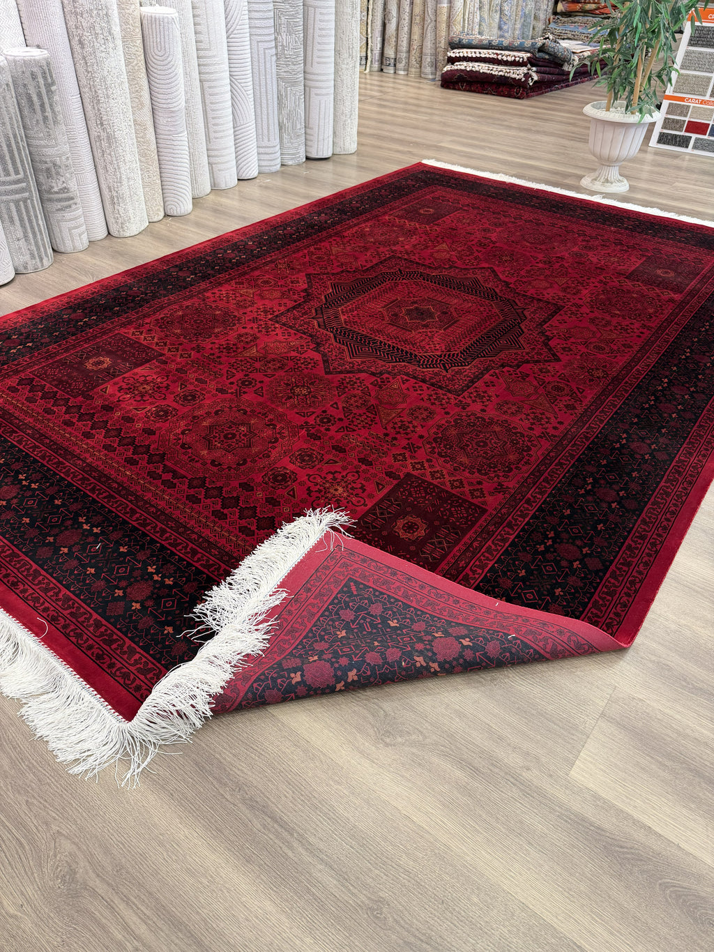 Heritage Turkish Silk Blend Area Rug – Red & Black – 7' x 10'