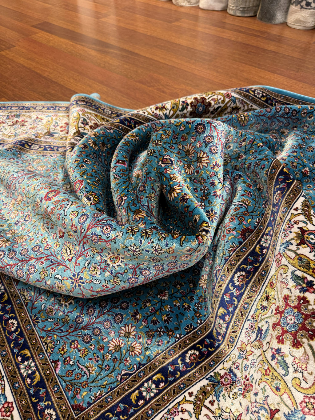 Heritage Turkish Silk Blend Area Rug – Sky Blue Floral Design – 7' x 10'
