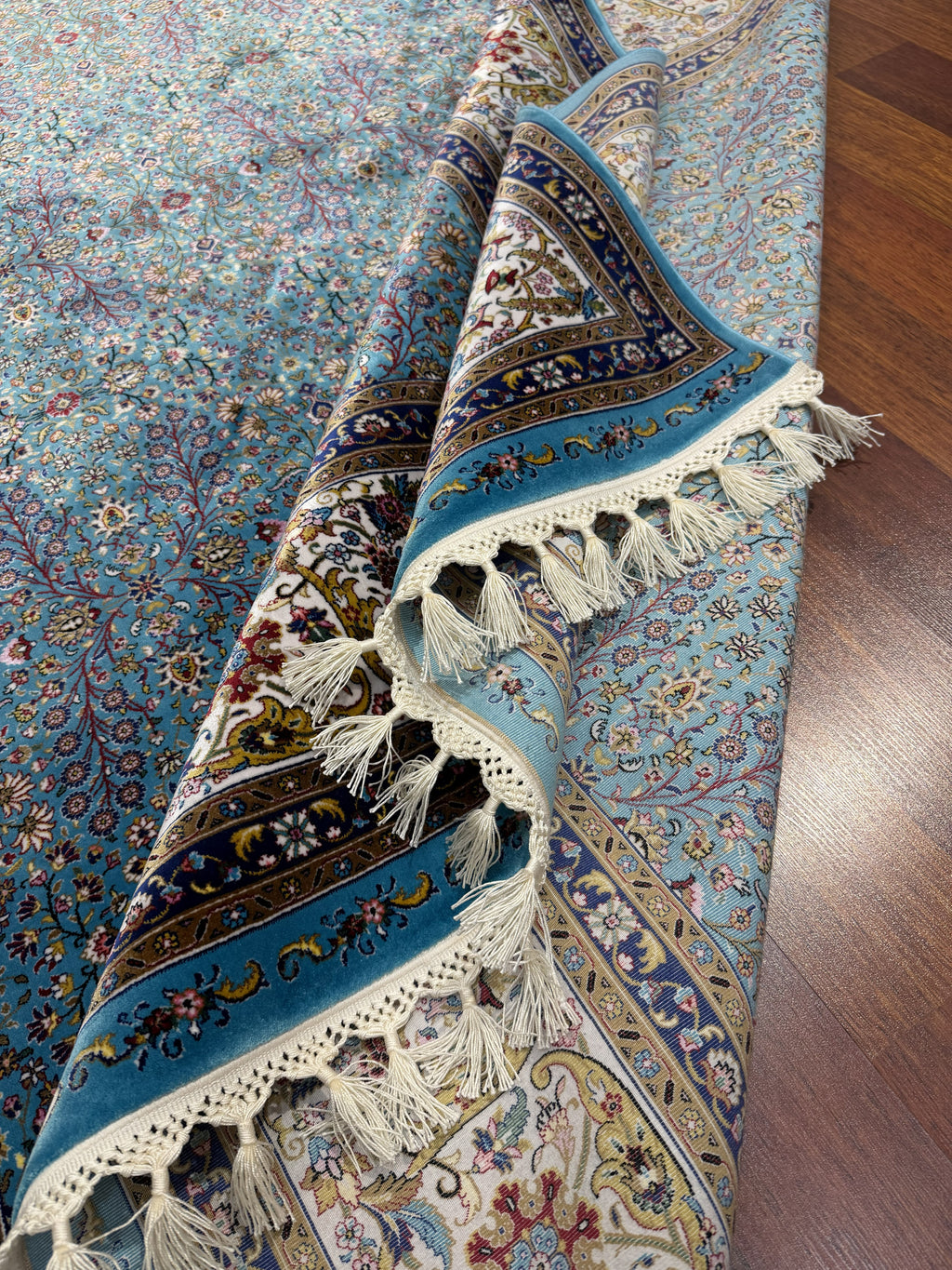 Heritage Turkish Silk Blend Area Rug – Sky Blue Floral Design – 7' x 10'