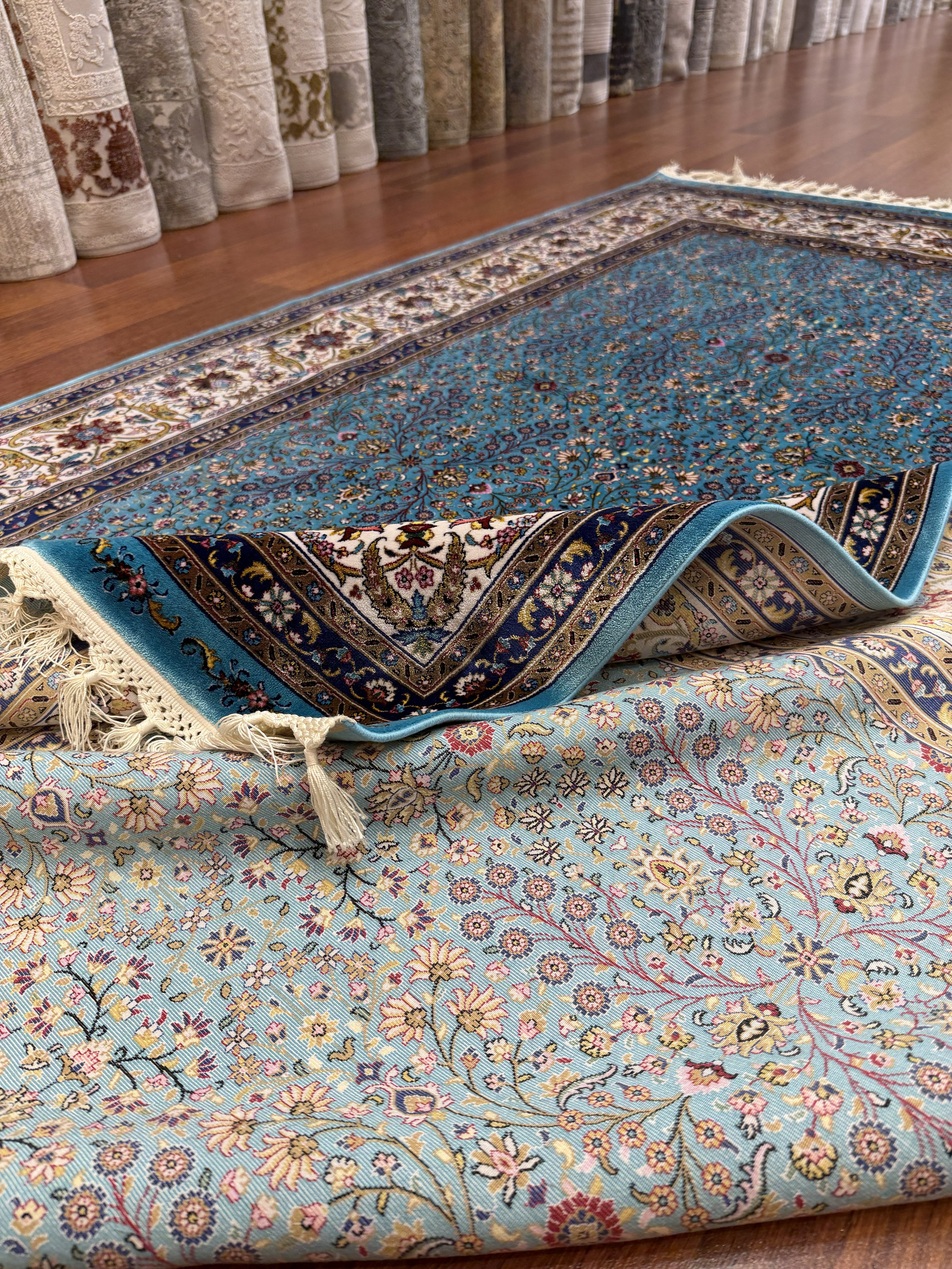 Heritage Turkish Silk Blend Area Rug – Sky Blue Floral Design – 7' x 10'