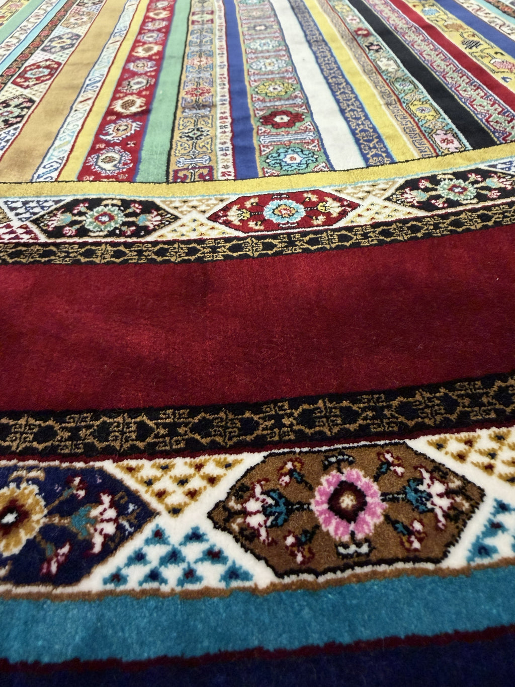 Round Turkish Silk Rug 5x5 Ft Colorful Kilim Style Area Rug brand new